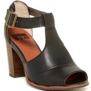 BC Footwear Vegan T-strap Peep Toe Pumps Size 7